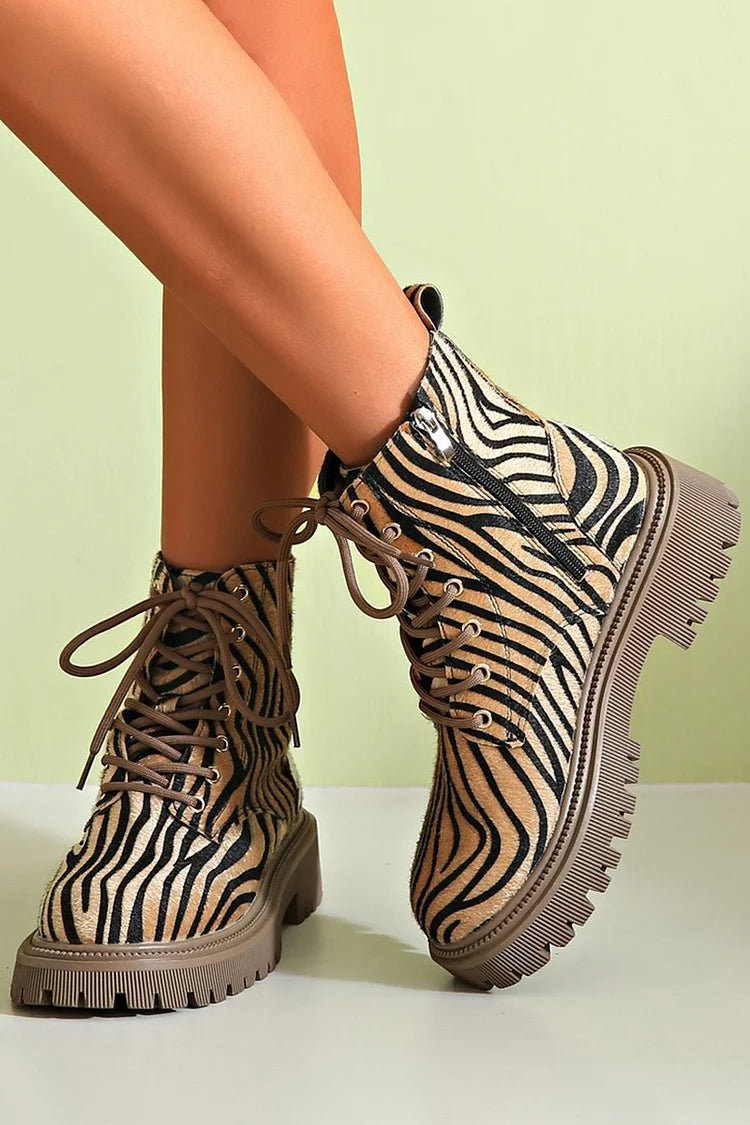 Stivali stringati con stampa animalier e pizzo