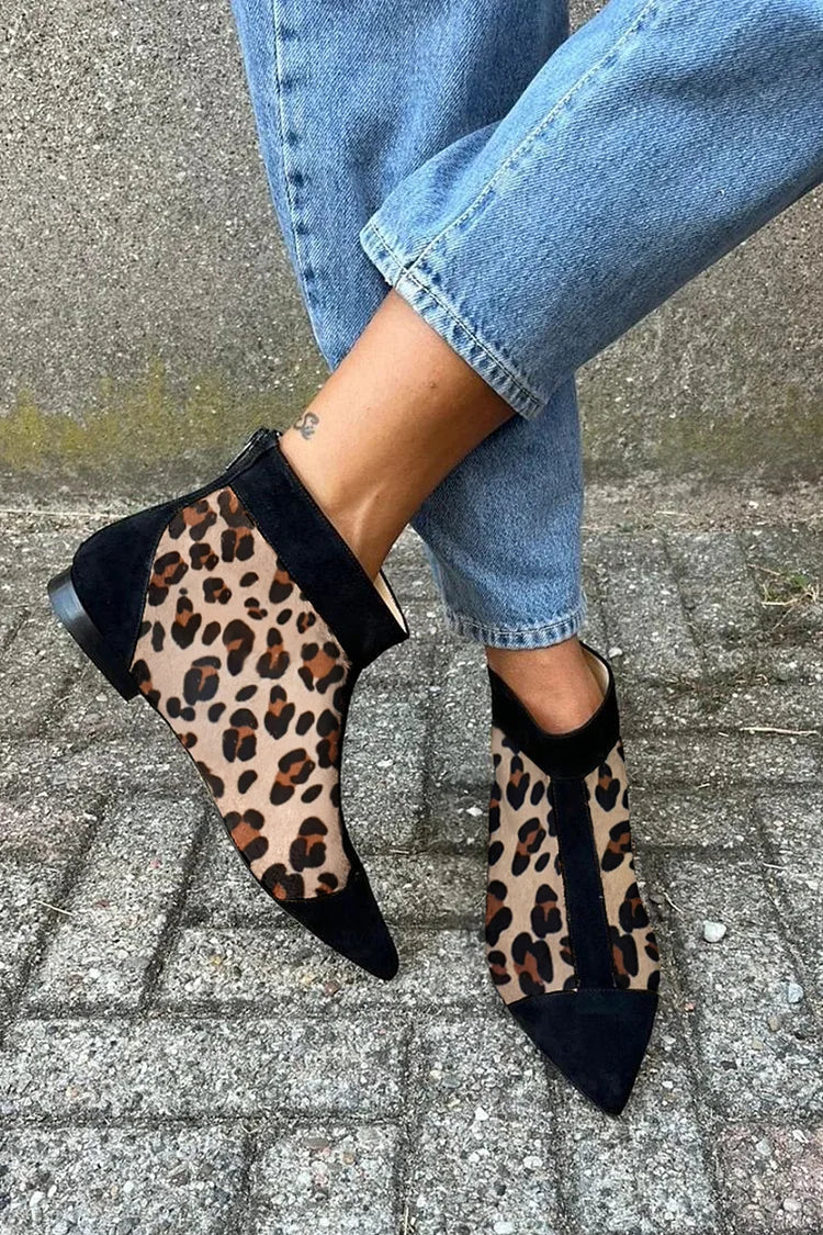 Stivaletti con stampa leopardata e punta affusolata
