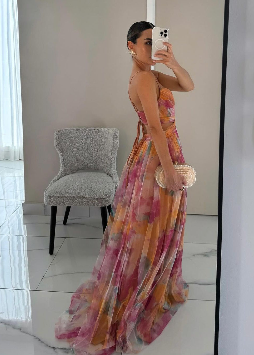 Abito lungo in chiffon a fiori con scollo a portafoglio