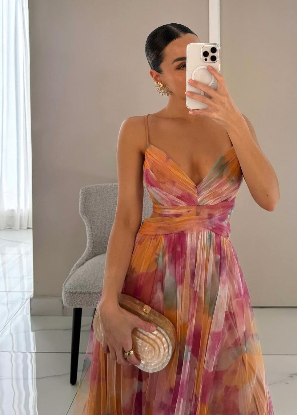 Abito lungo in chiffon a fiori con scollo a portafoglio