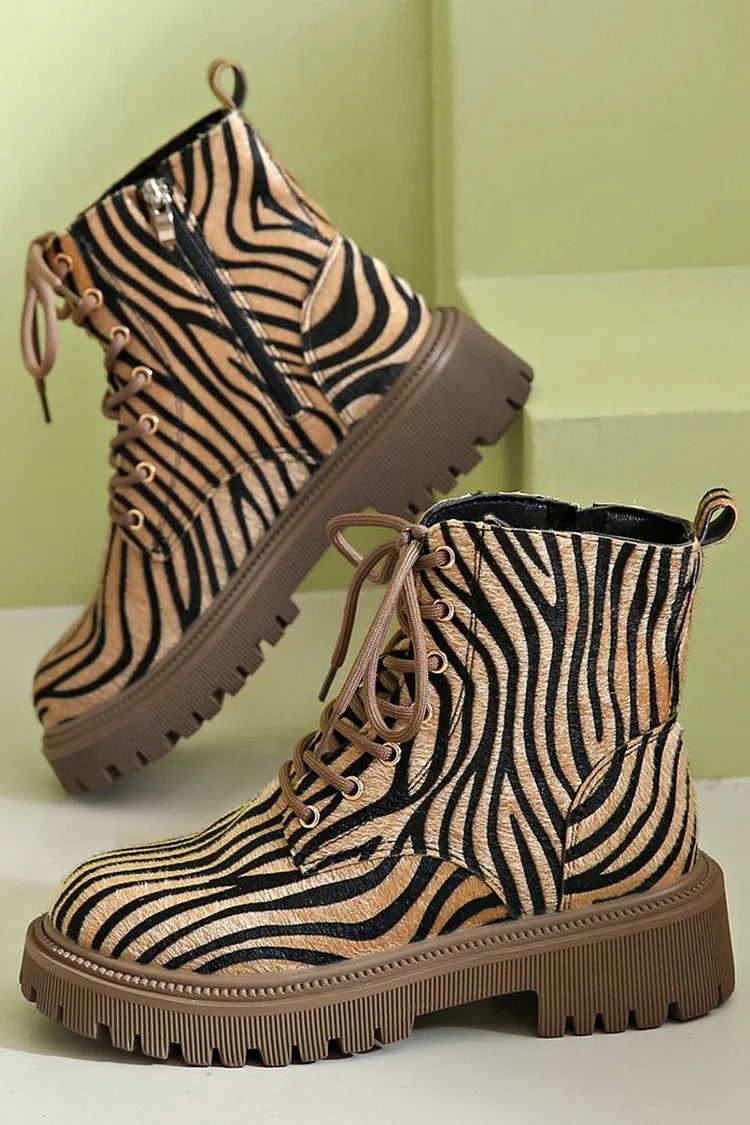 Stivali stringati con stampa animalier e pizzo