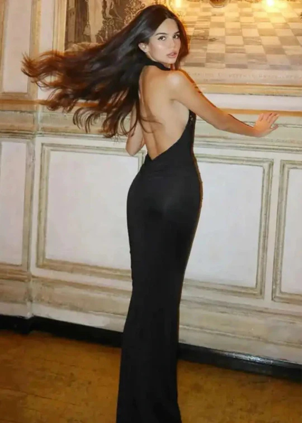 Abito lungo a sirena all'americana con pizzo sul davanti