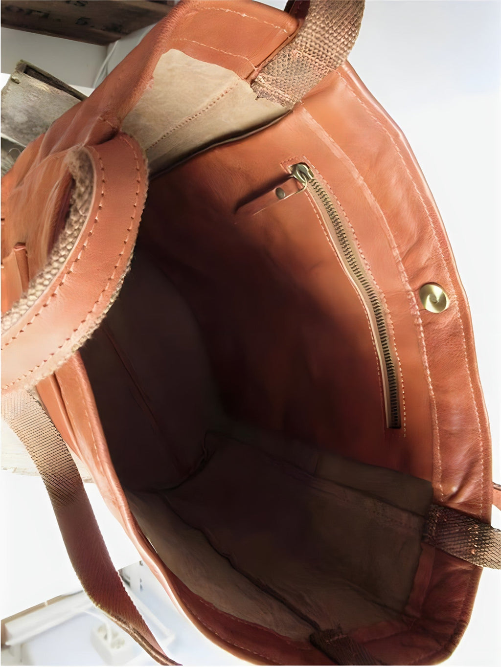 Borsa a mano con zip e ampio scomparto interno