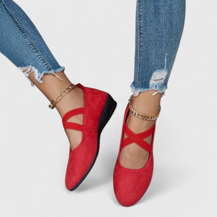 Scarpe con zeppa e fasce elastiche incrociate