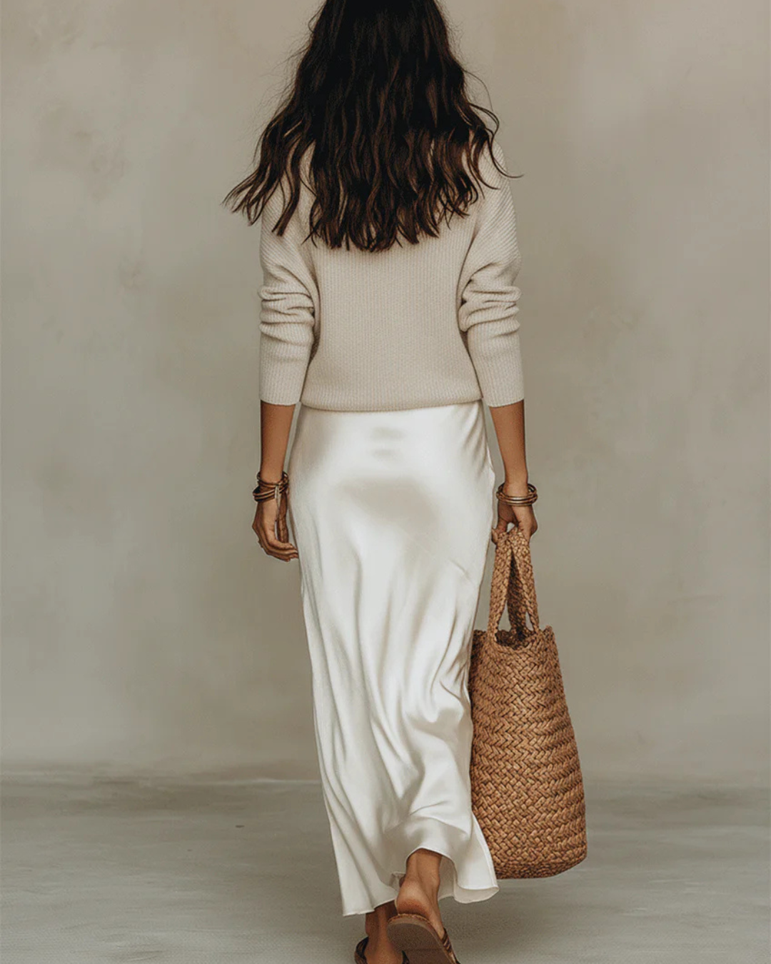 Abito midi lucido con maglione coordinato