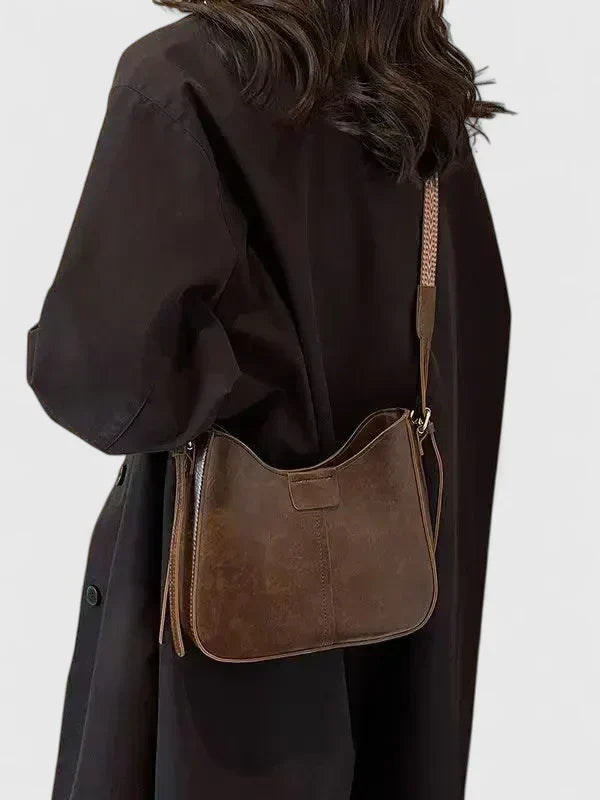Borsa a spalla dalla linea sottile con ampio interno