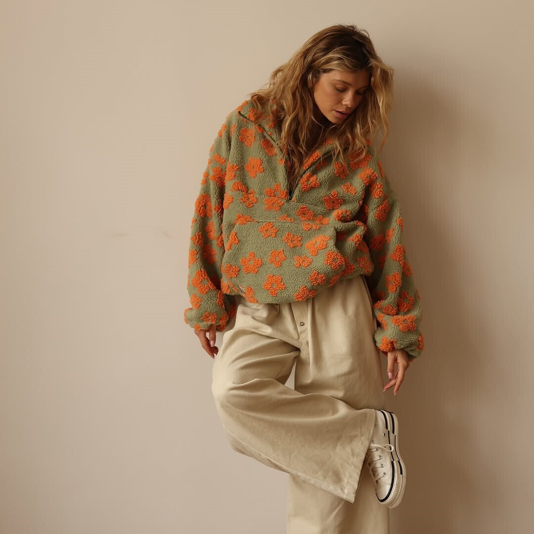 Maglione teddy oversize con stampa a fiori e zip