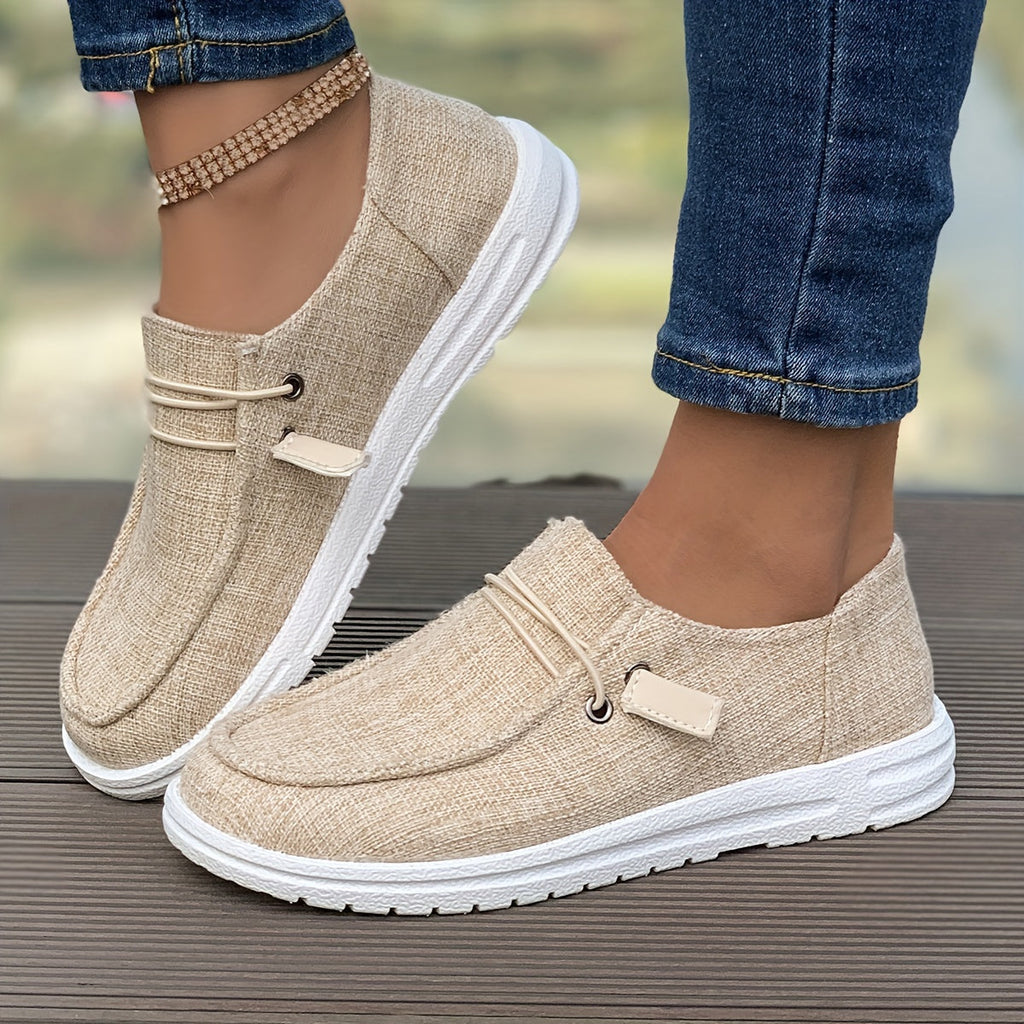 Sneakers stringate dal profilo moderno