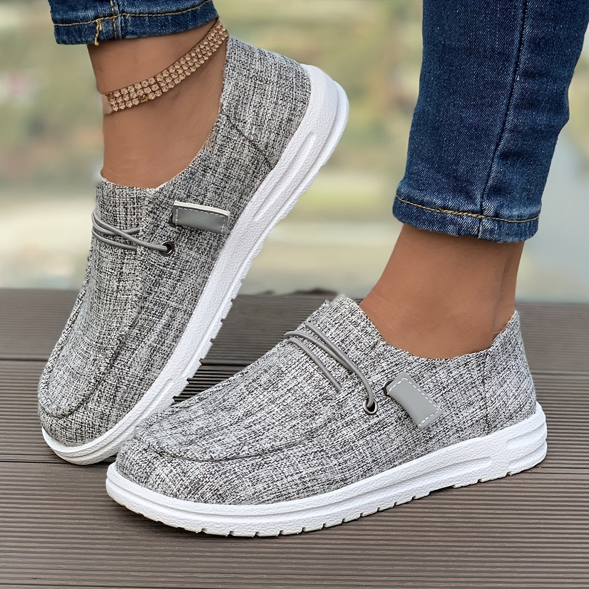 Sneakers stringate dal profilo moderno