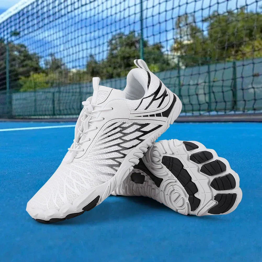 Sneakers sportive bicolore con lacci e suola flessibile