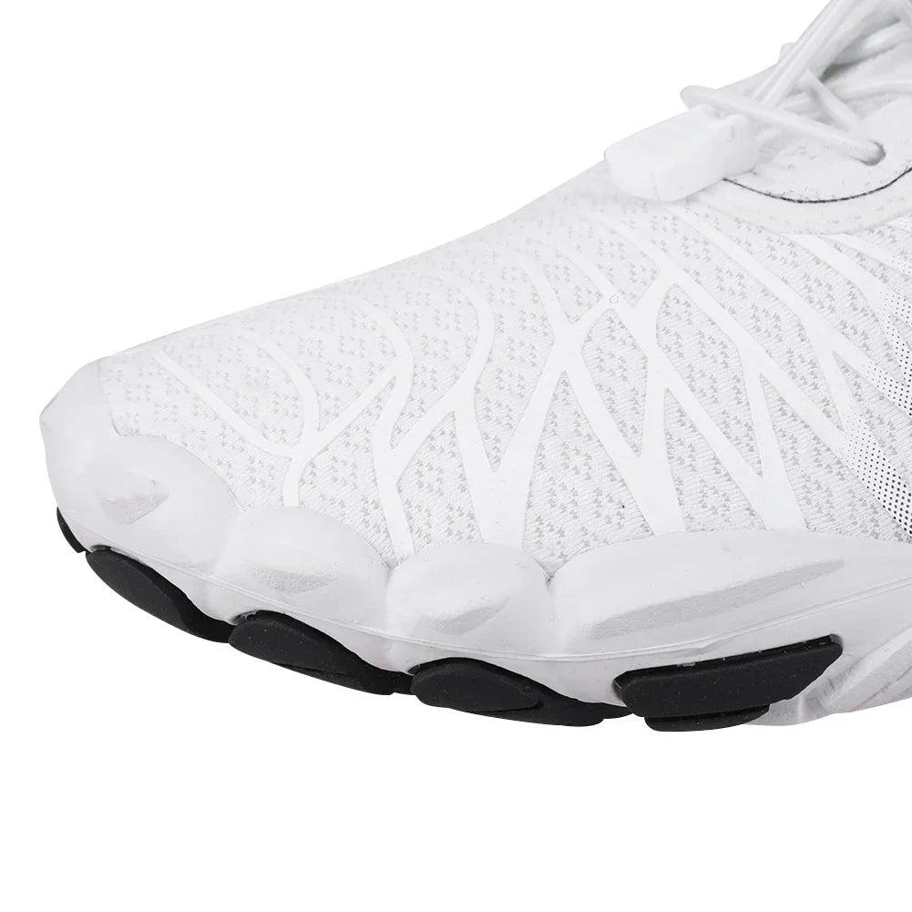 Sneakers sportive bicolore con lacci e suola flessibile