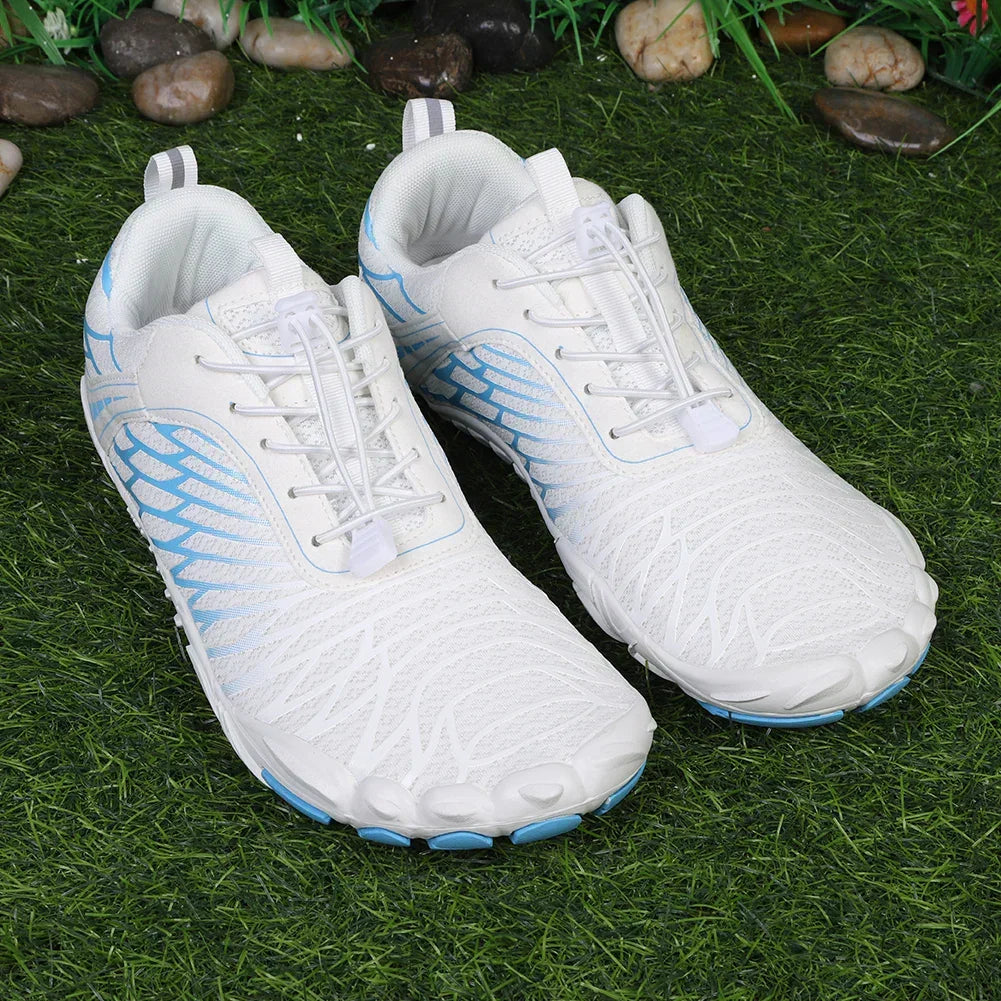 Sneakers sportive bicolore con lacci e suola flessibile