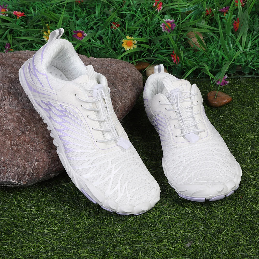 Sneakers sportive bicolore con lacci e suola flessibile