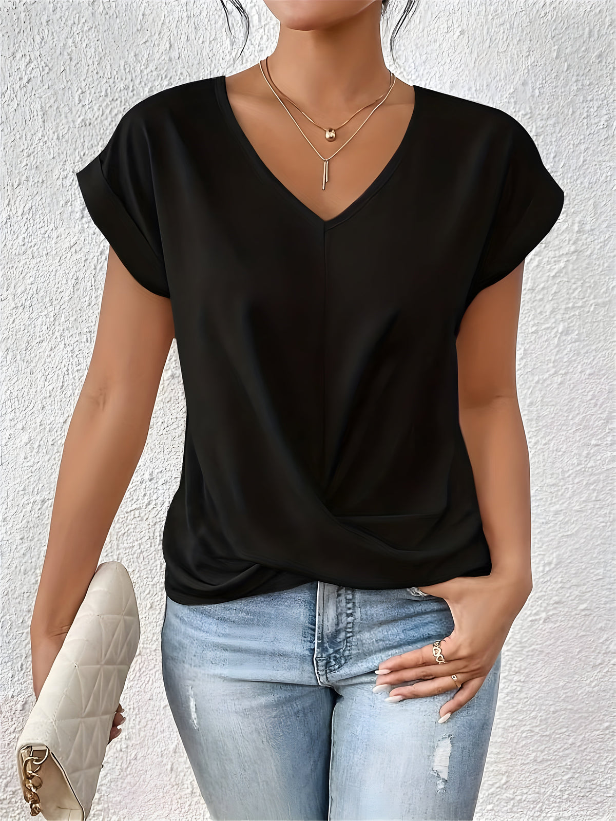 Top con dettaglio twist e scollo a V