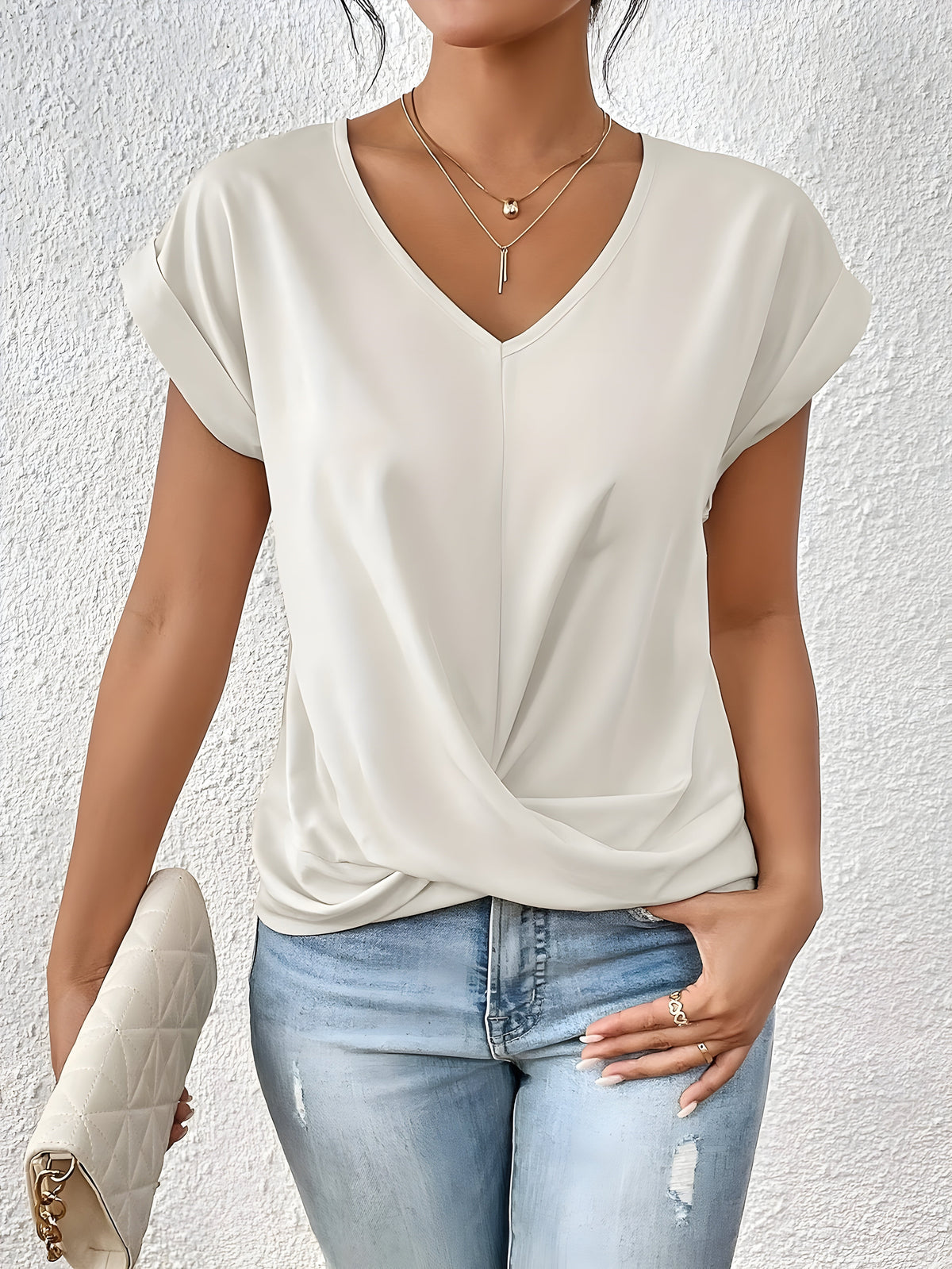 Top con dettaglio twist e scollo a V