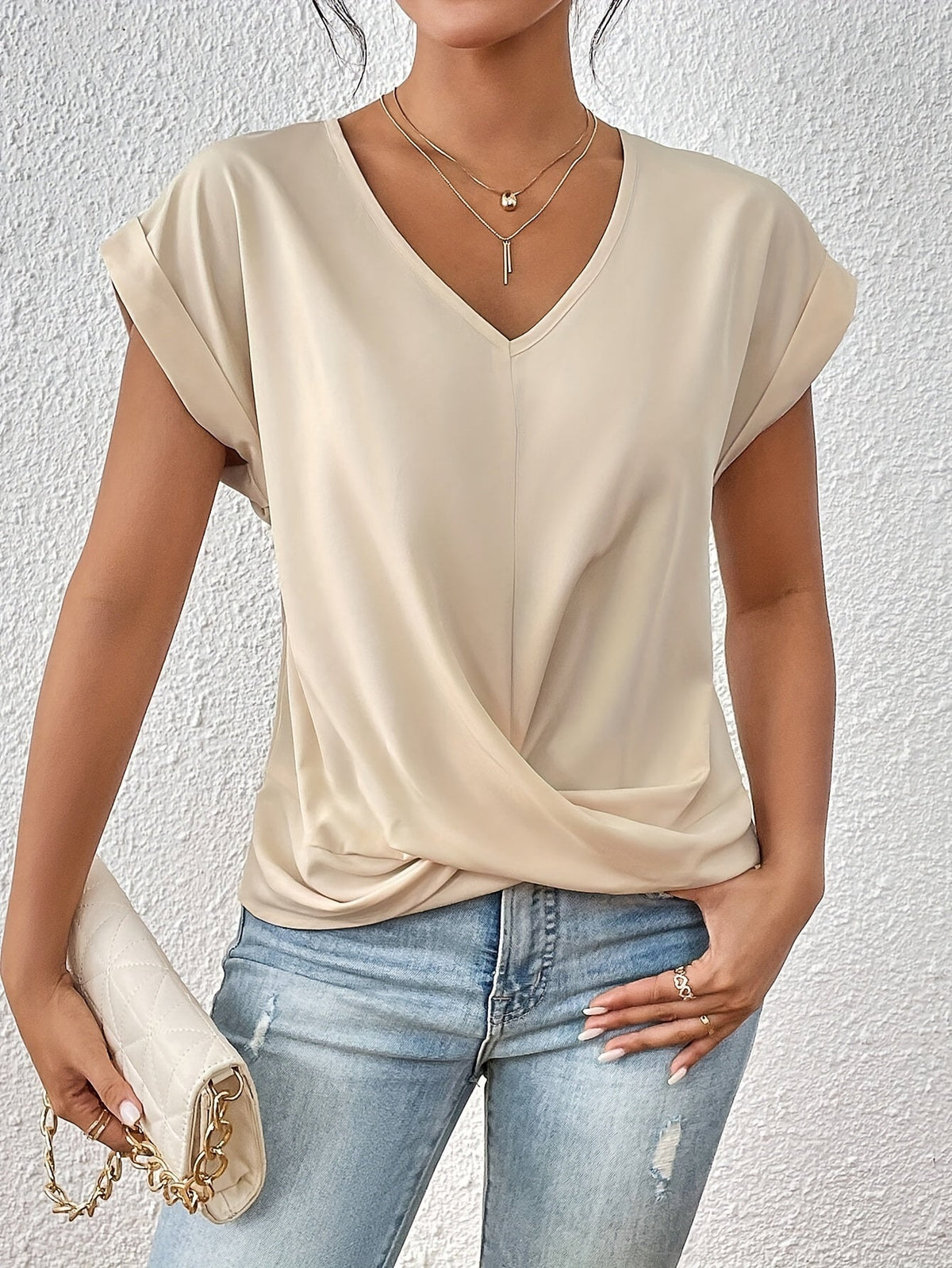 Top con dettaglio twist e scollo a V