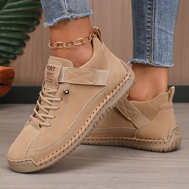 Sneakers con punta ampia e suola ammortizzata