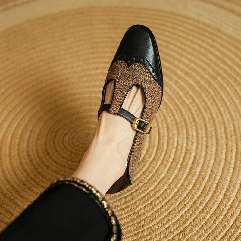 Scarpe con cinturino a T e fibbia dorata