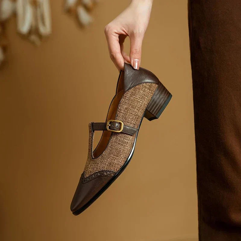 Scarpe con cinturino a T e fibbia dorata
