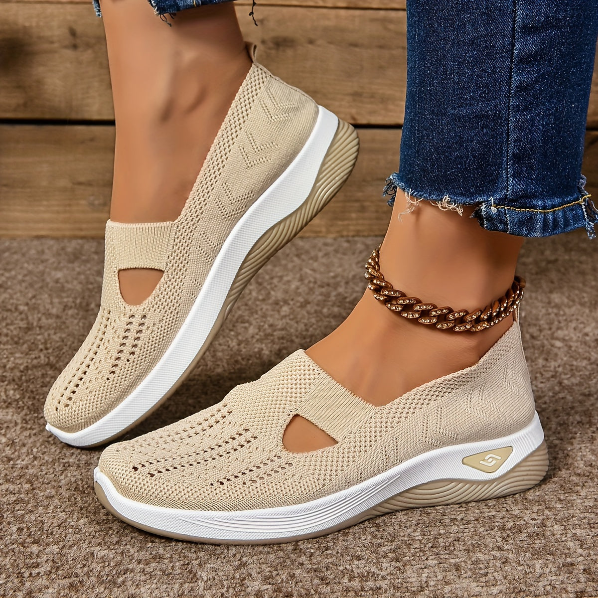 Scarpe slip on con pianta ampia e suola con battistrada