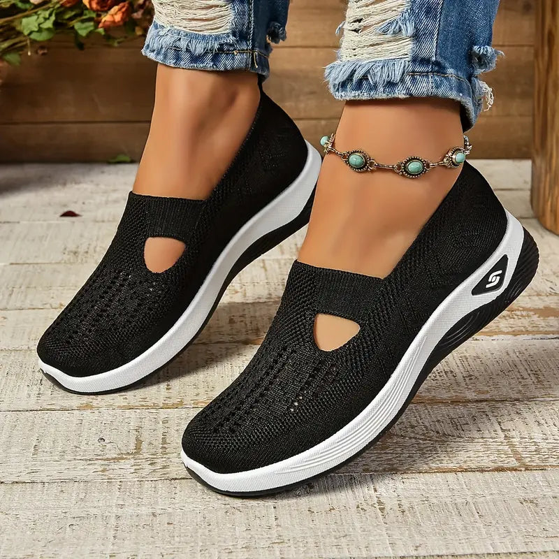 Scarpe slip on con pianta ampia e suola con battistrada