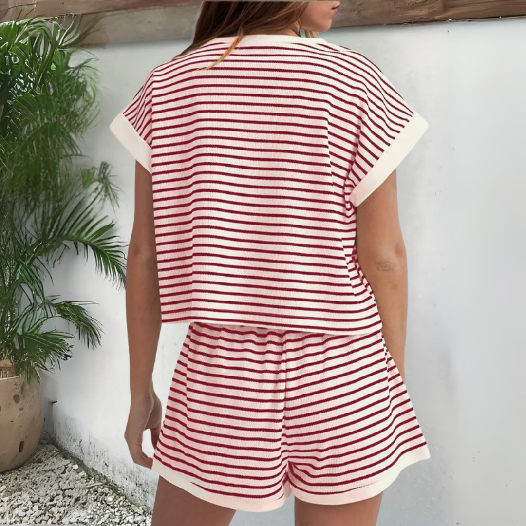 Completo estivo con t-shirt e shorts