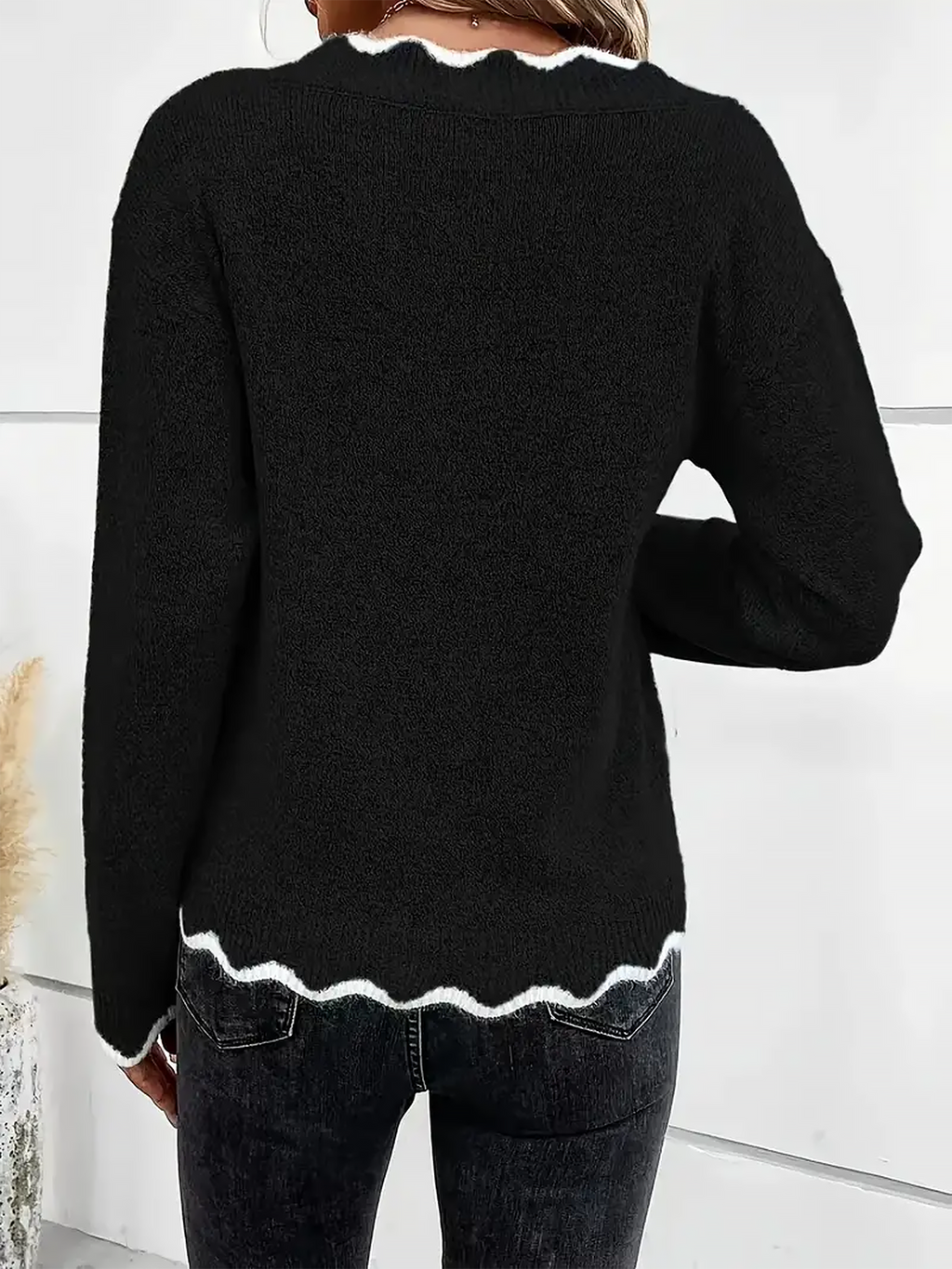 Maglione con scollo a V e maniche lunghe