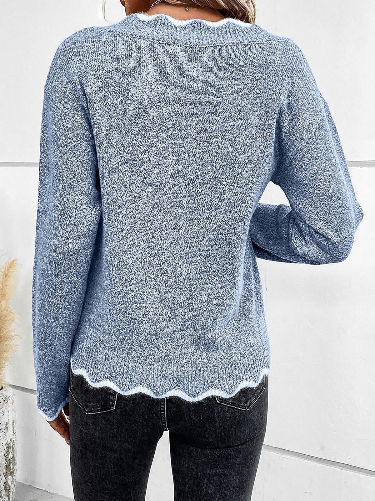 Maglione con scollo a V e maniche lunghe