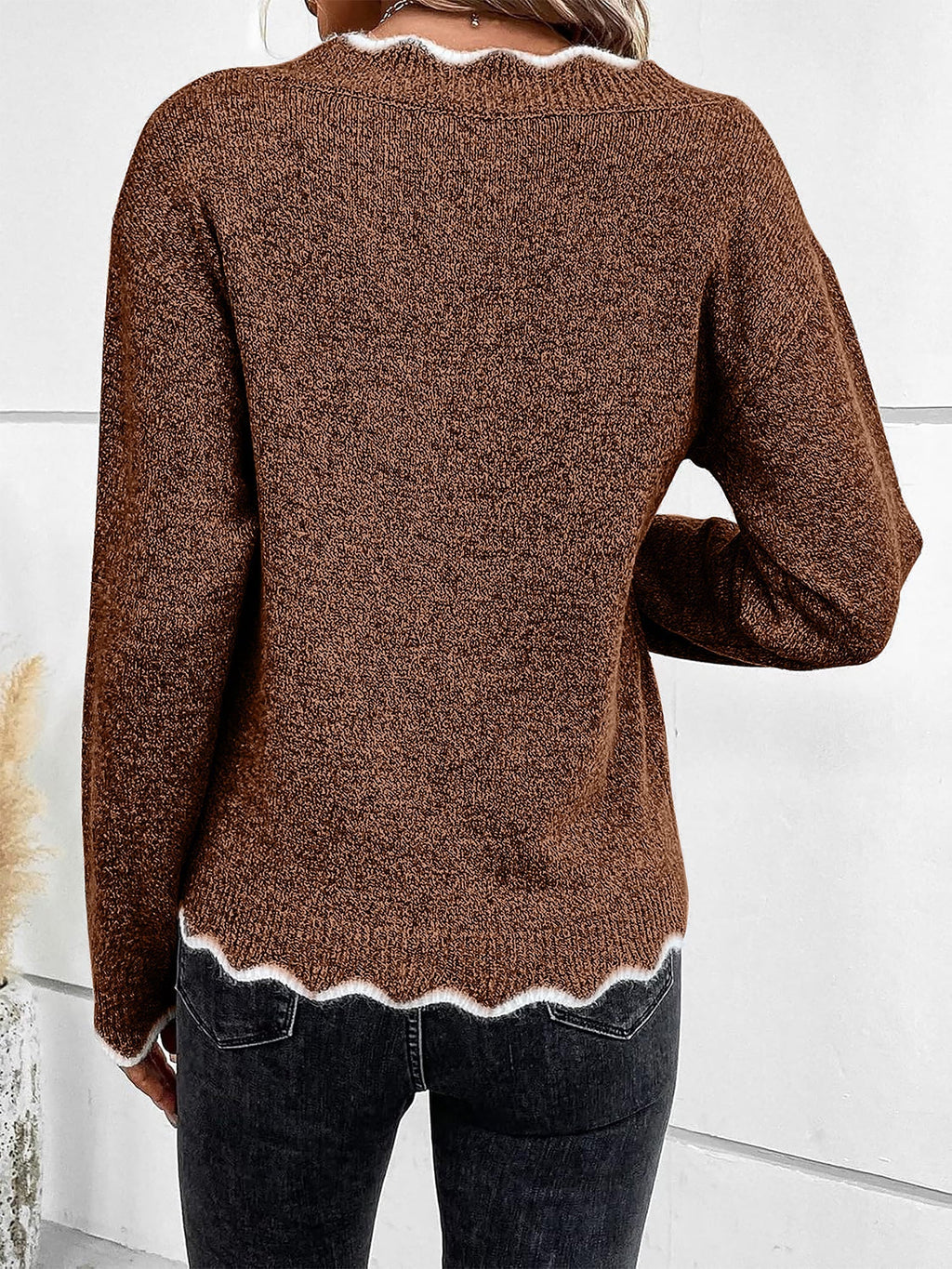 Maglione con scollo a V e maniche lunghe
