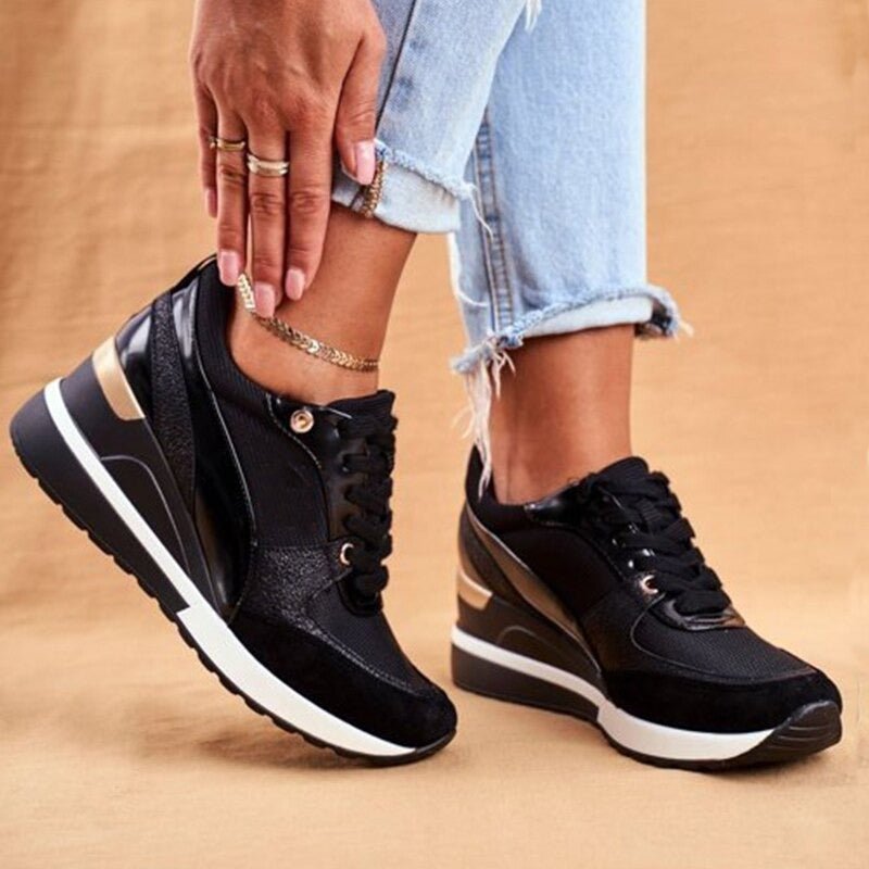 Sneakers in stile atletico con suola imbottita