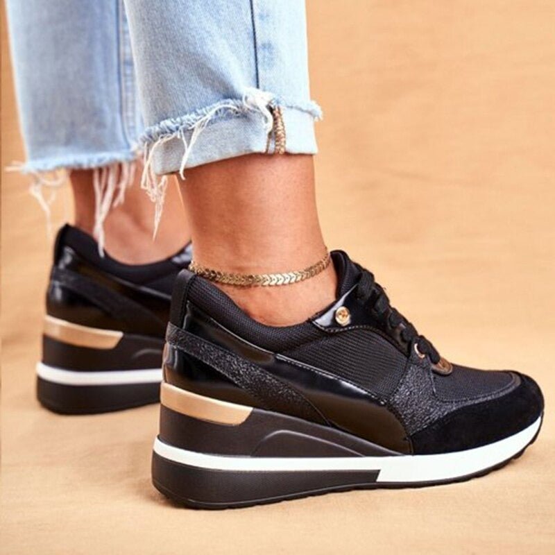 Sneakers in stile atletico con suola imbottita