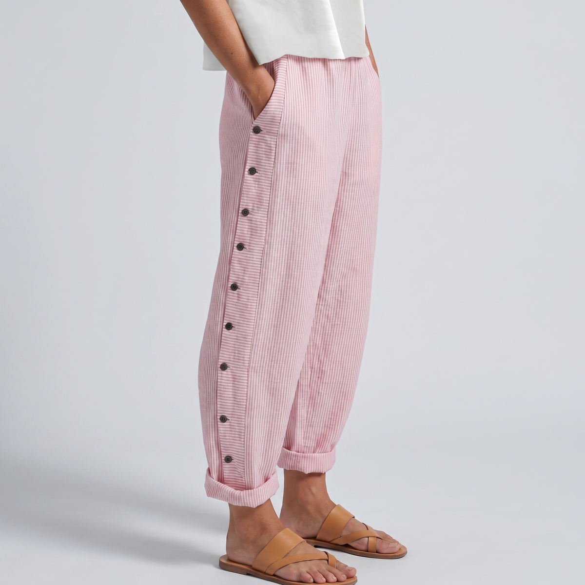 Pantaloni dritti con banda laterale a righe e bottoni