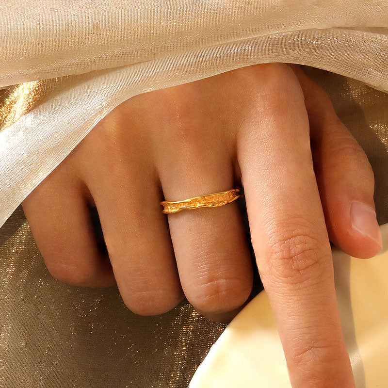 Anello regolabile in stile classico